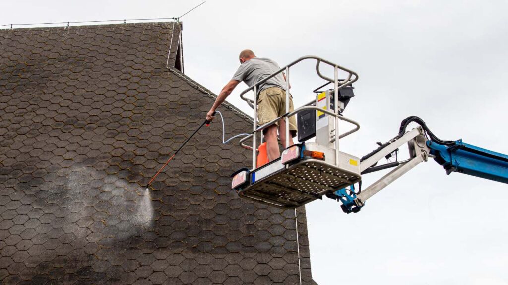 benefits-of-using-chemicals-on-roof